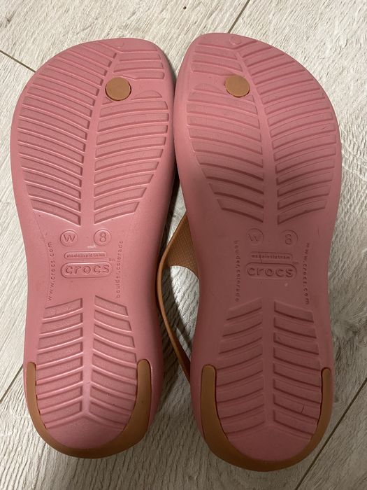 Crocs ssexi flip, размер W8, W7