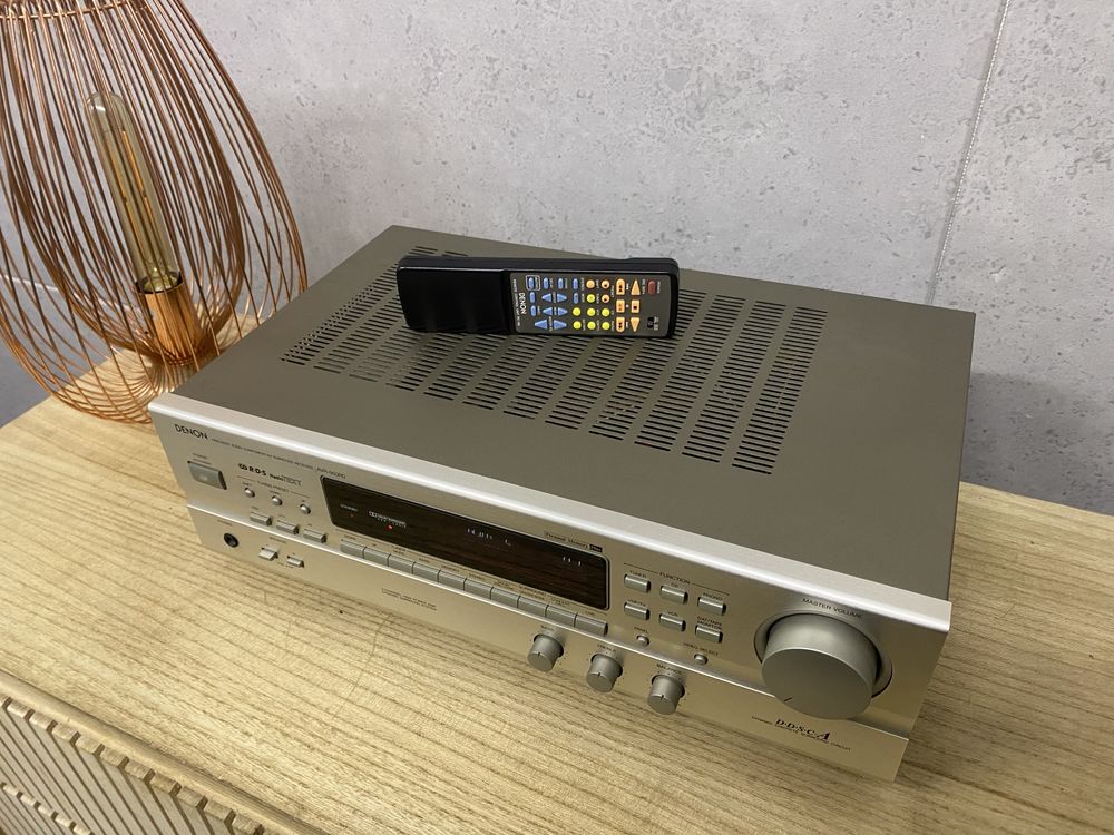 Amplituner Denon AVR-950D z pilotem, wysoki model 90w/kanał, srebrny