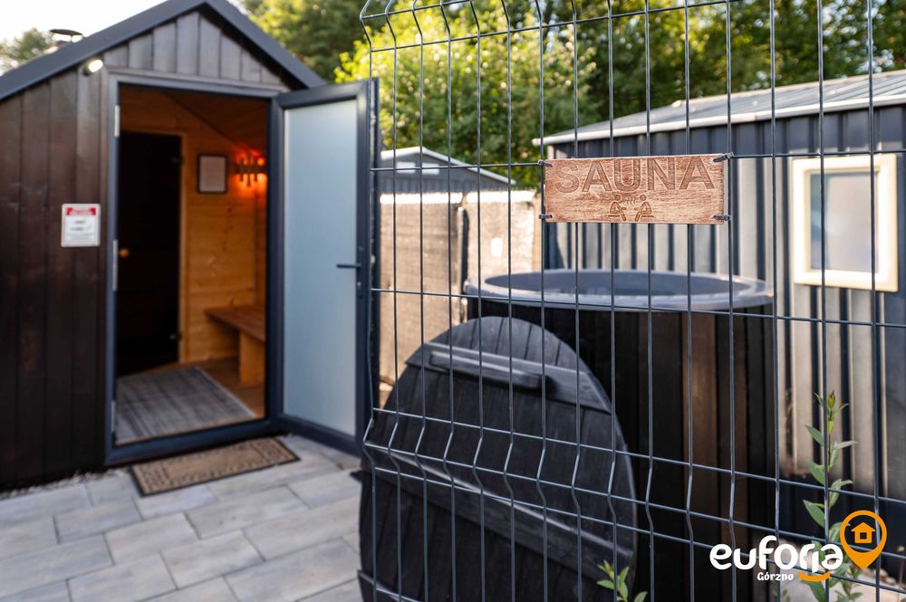 Domek na wynajem nad jeziorem z sauną i balią/jacuzzi; PET FRIENDLY