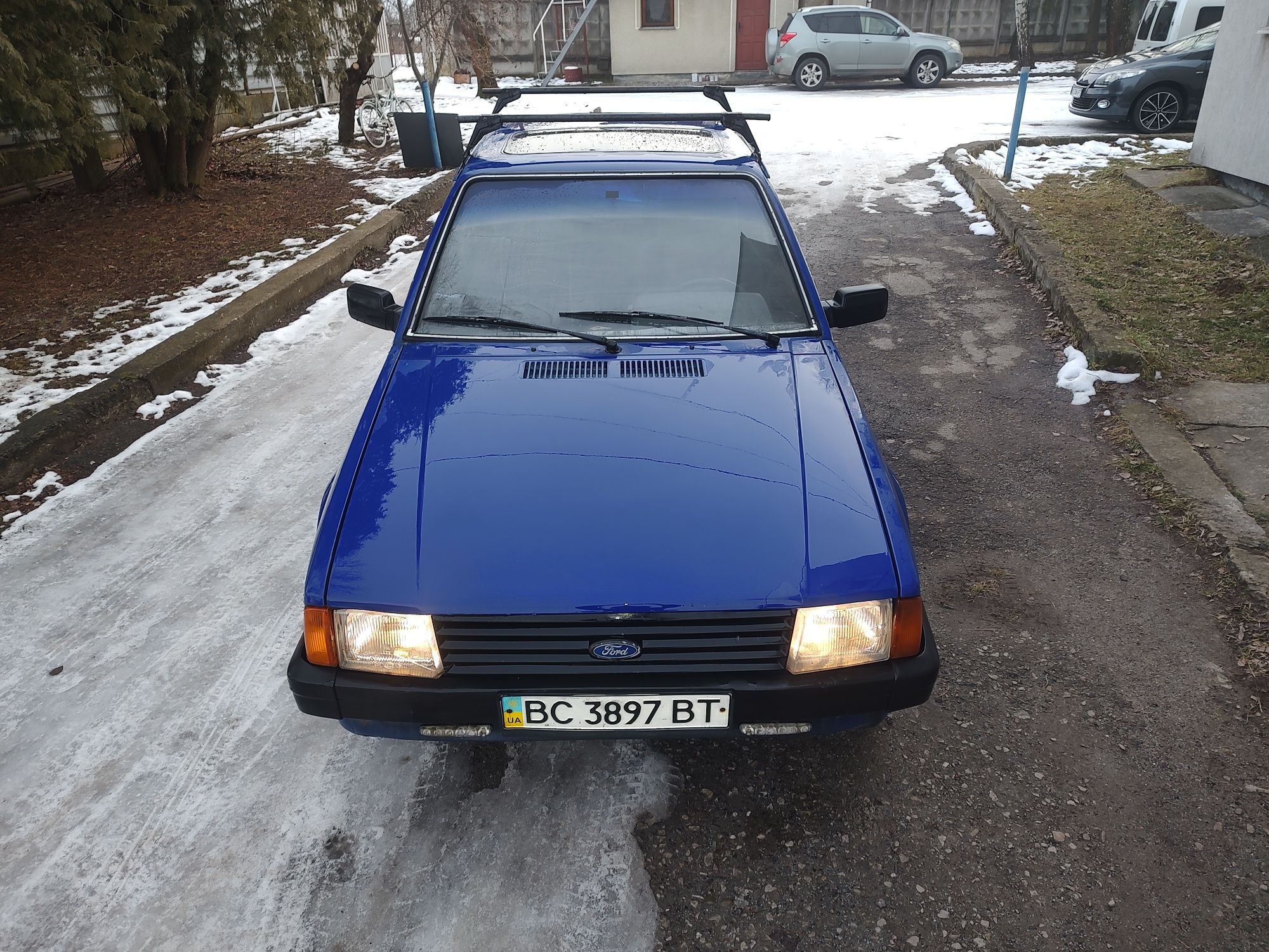 Ford escort 1,1 хороший стан один власник 20 років диски з XR