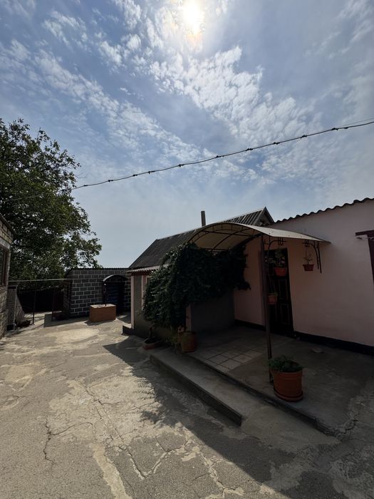 Продаж 2-х будинків у Великій Коренихі по ціні одного!