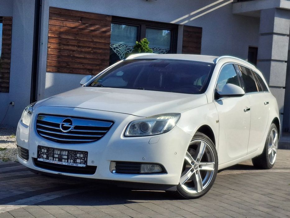 Opel Insignia Bezwypadkowy Super Stan Klima/Navi/PDC/Bixenon COSMO
