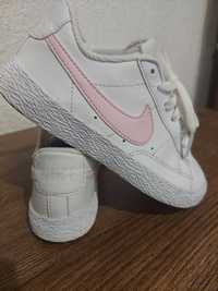 Buty dziecięce firmy Nike