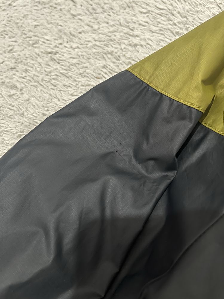 Nike r. XL meska kurtka przeciwdeszczowa czarna khaki