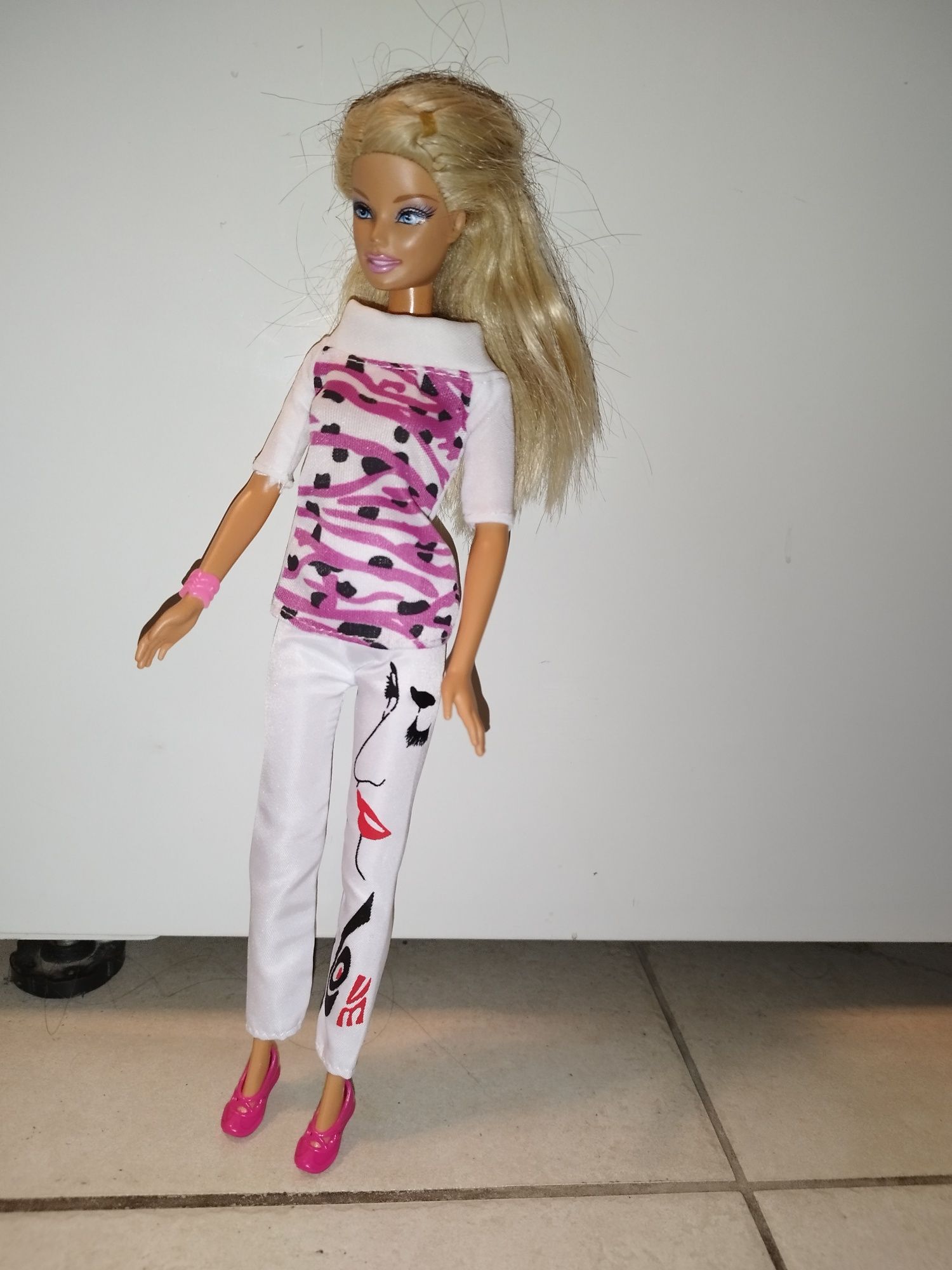 Ubranka dla Barbie+ gadżety
