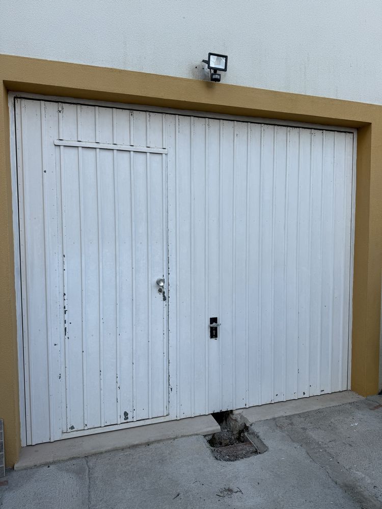 Portao de garagem manual, com porta
