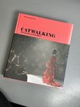 Album „CATWALKING photographs by Chris Moore.