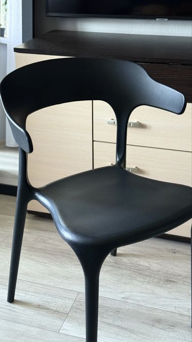 Стул стілець дуже зручний