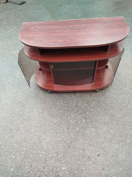 Тумбочка під телевізор