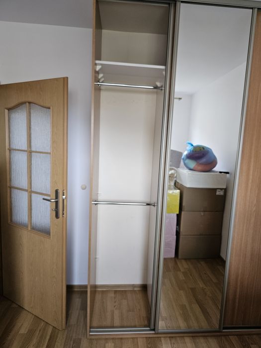 Szafa zabudowana oddam za karton Marlboro