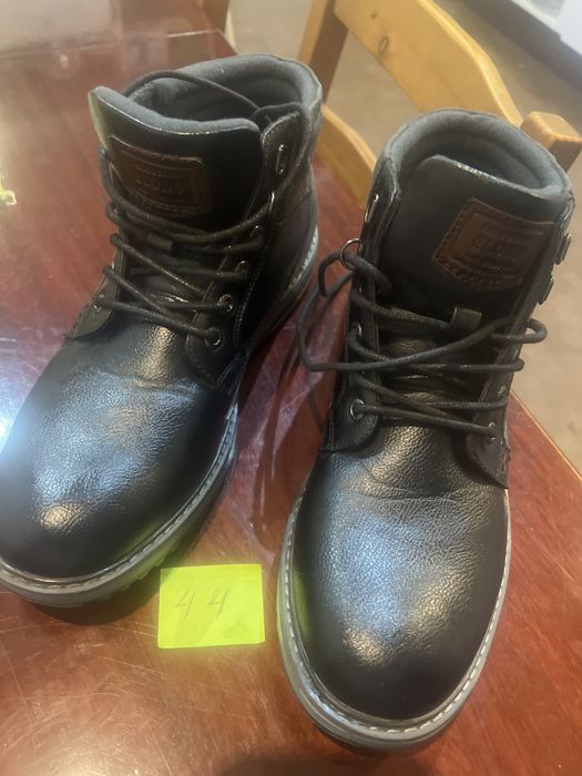 Calcado de homen tam grande