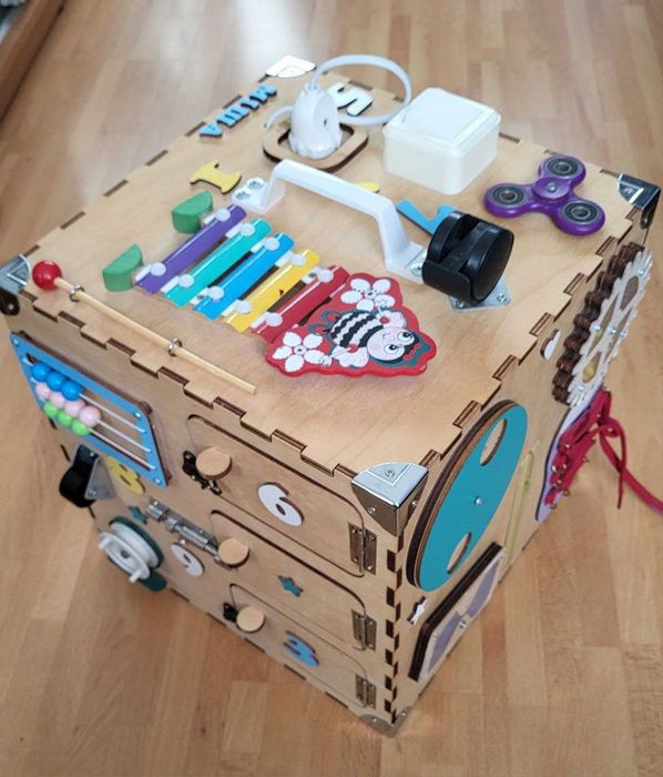 Бізікуб дерев'яний 30*30 в ідеальному стані