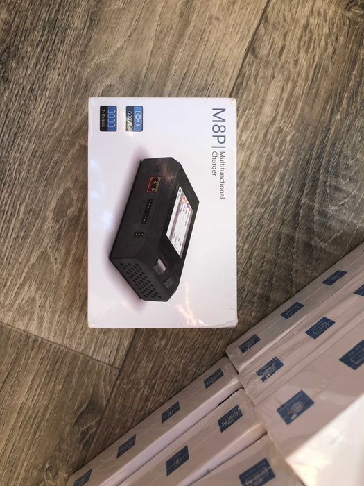 ToolkitRC M8P зарядне для дронів та збірок до 8 серій (8S), 600 ватт