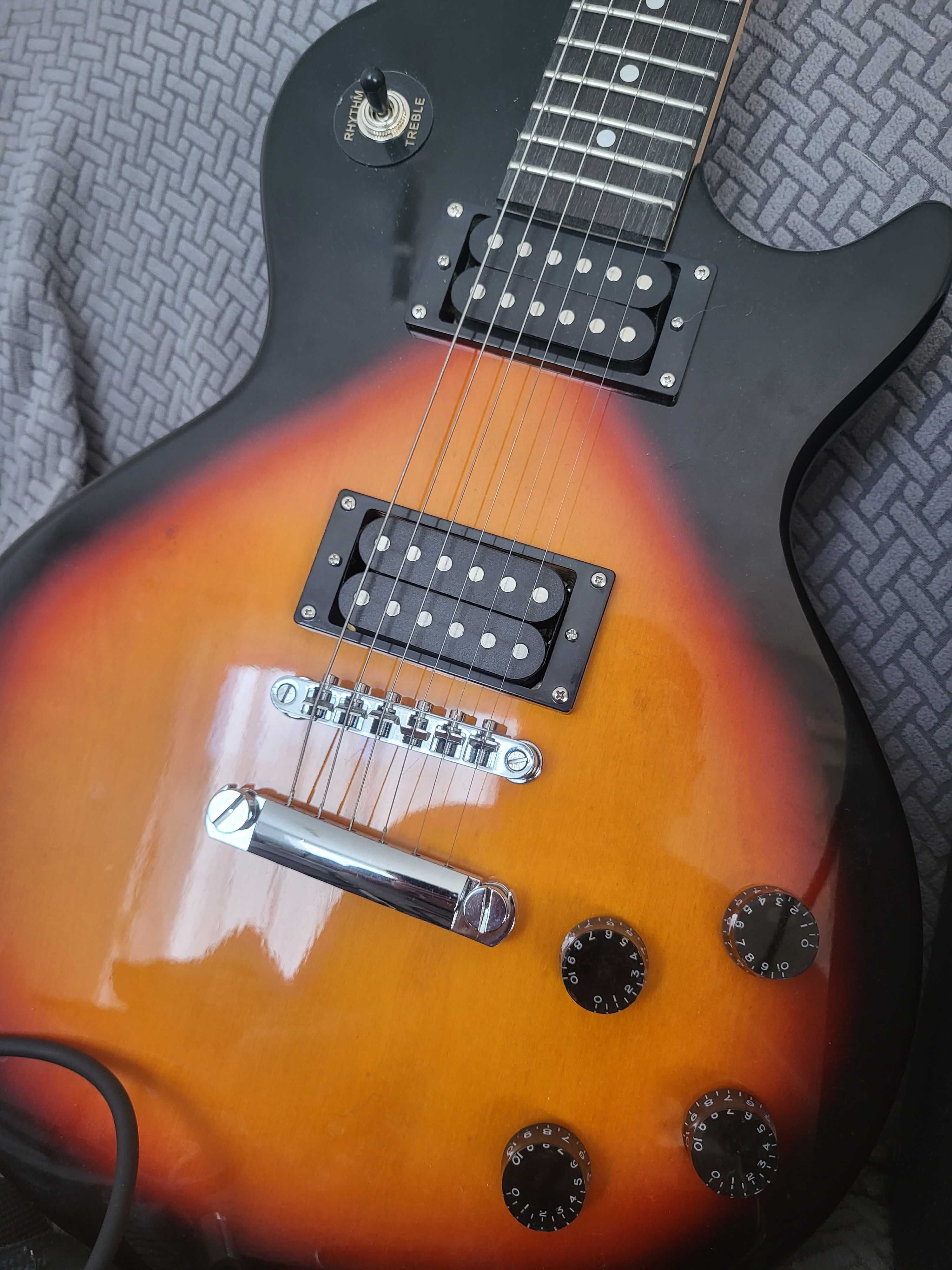 Wzmaczniacz gitarowy Harley Benton plus gitara oraz efekt gitarowy.