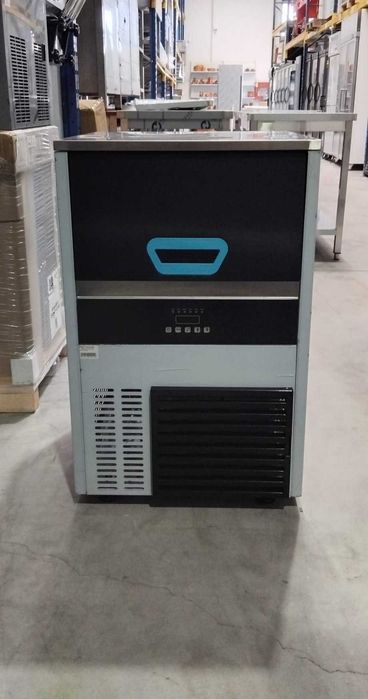 Máquina de Gelo de 40KG - NOVA