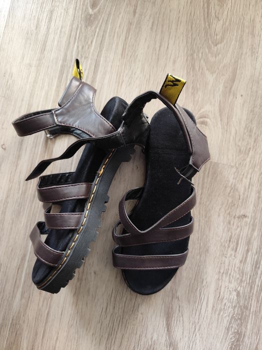 Sandały martens 39/40 brązowe
