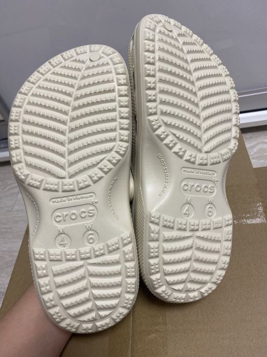 Крокси жіночі бежеві 37 розмір