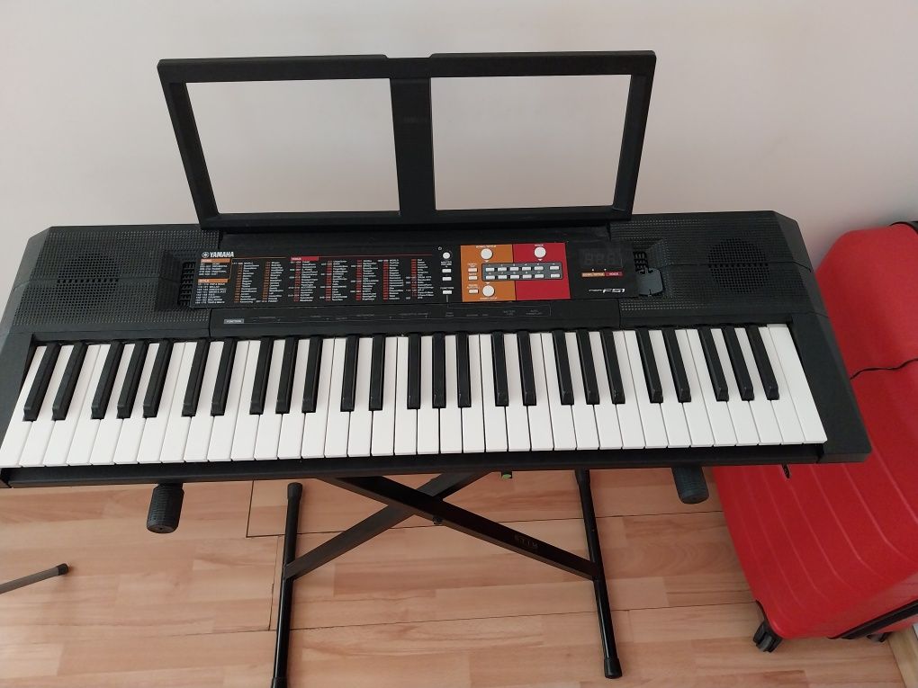 Keyboard Yamaha PSR F51