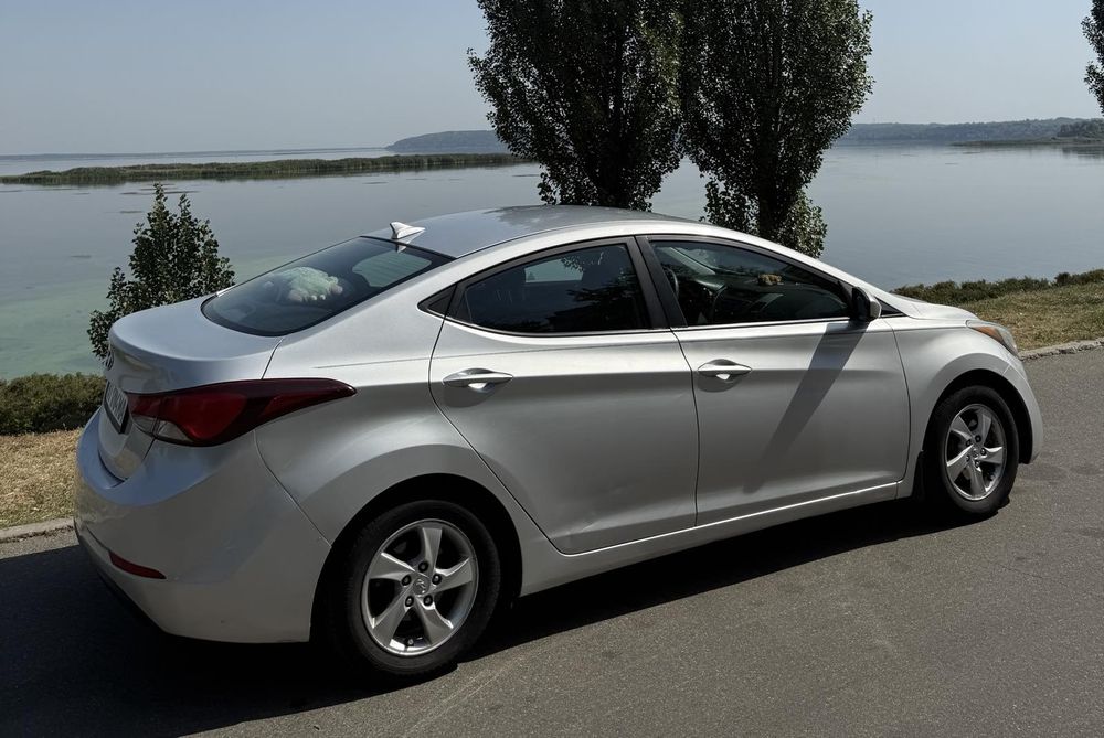 Hyundai Elantra 2015