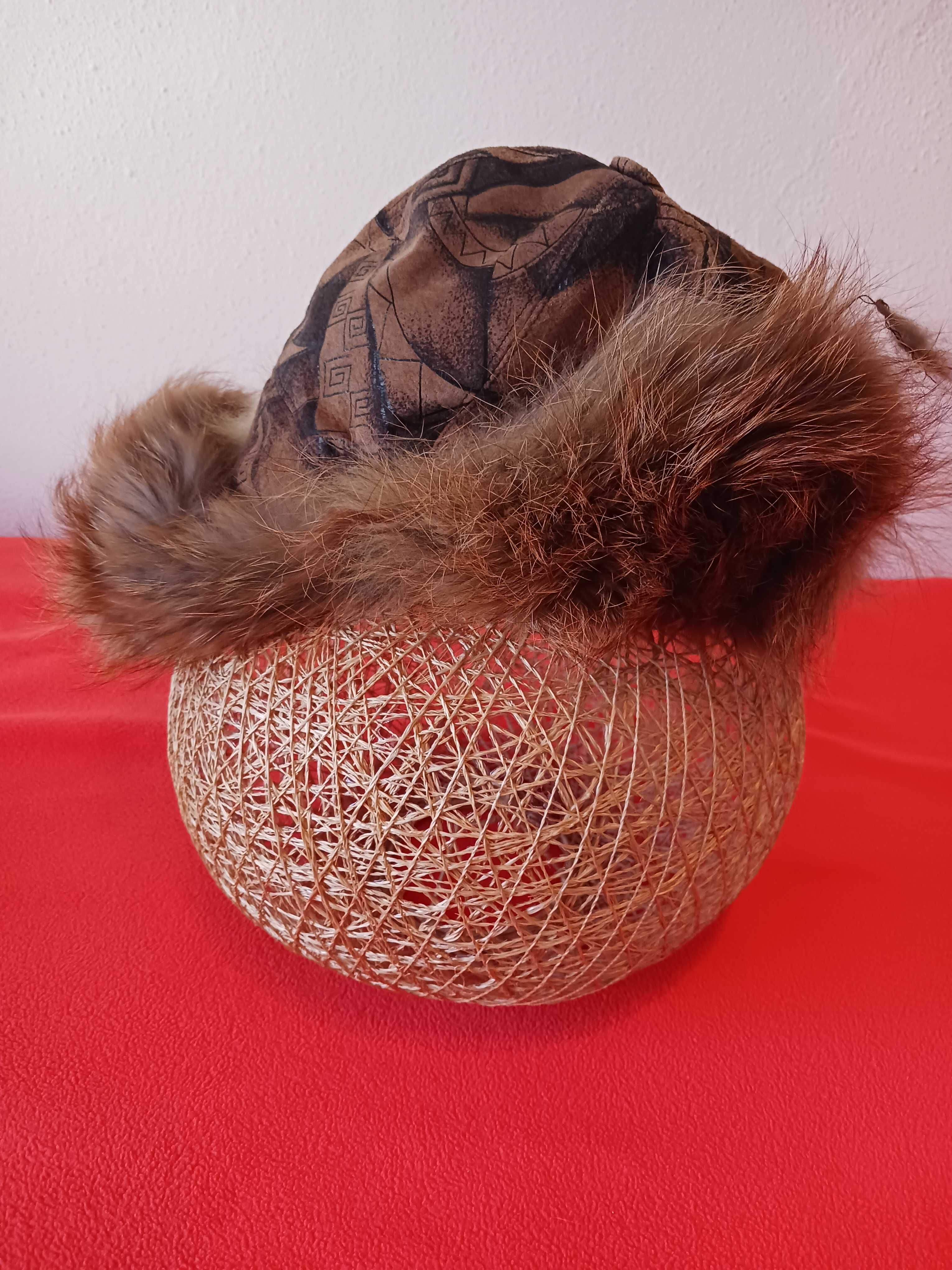 Chapéu de inverno feito à mão em pele de raposa genuína (senhora)