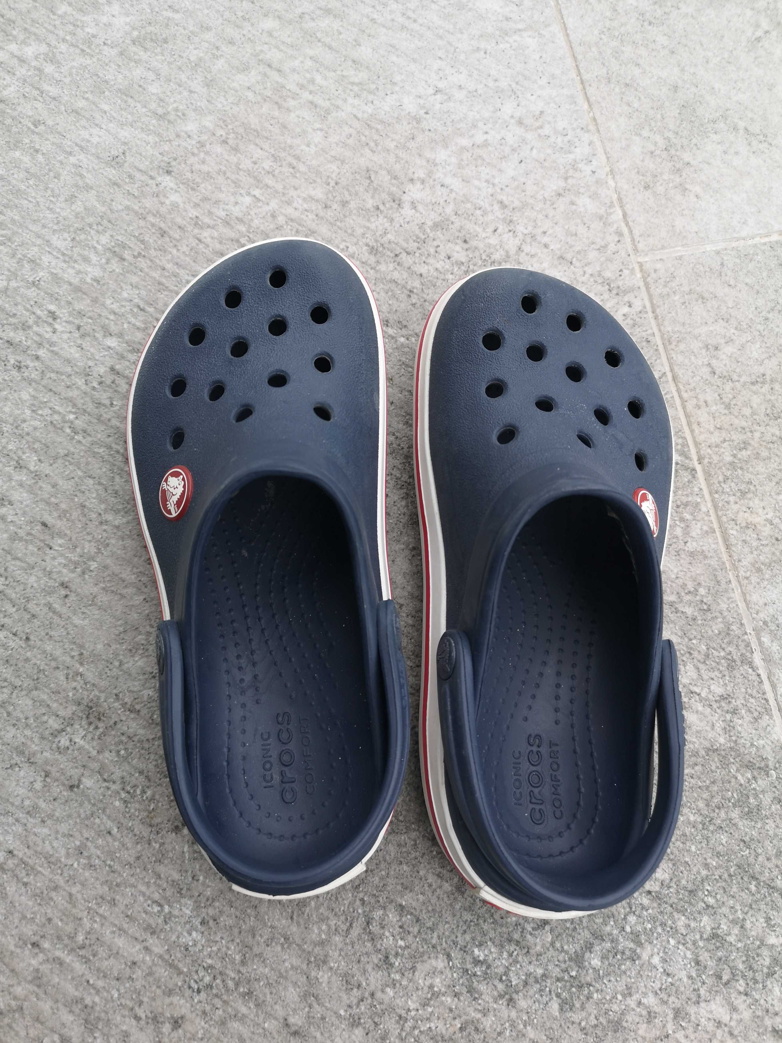 Crocs tamanho 27