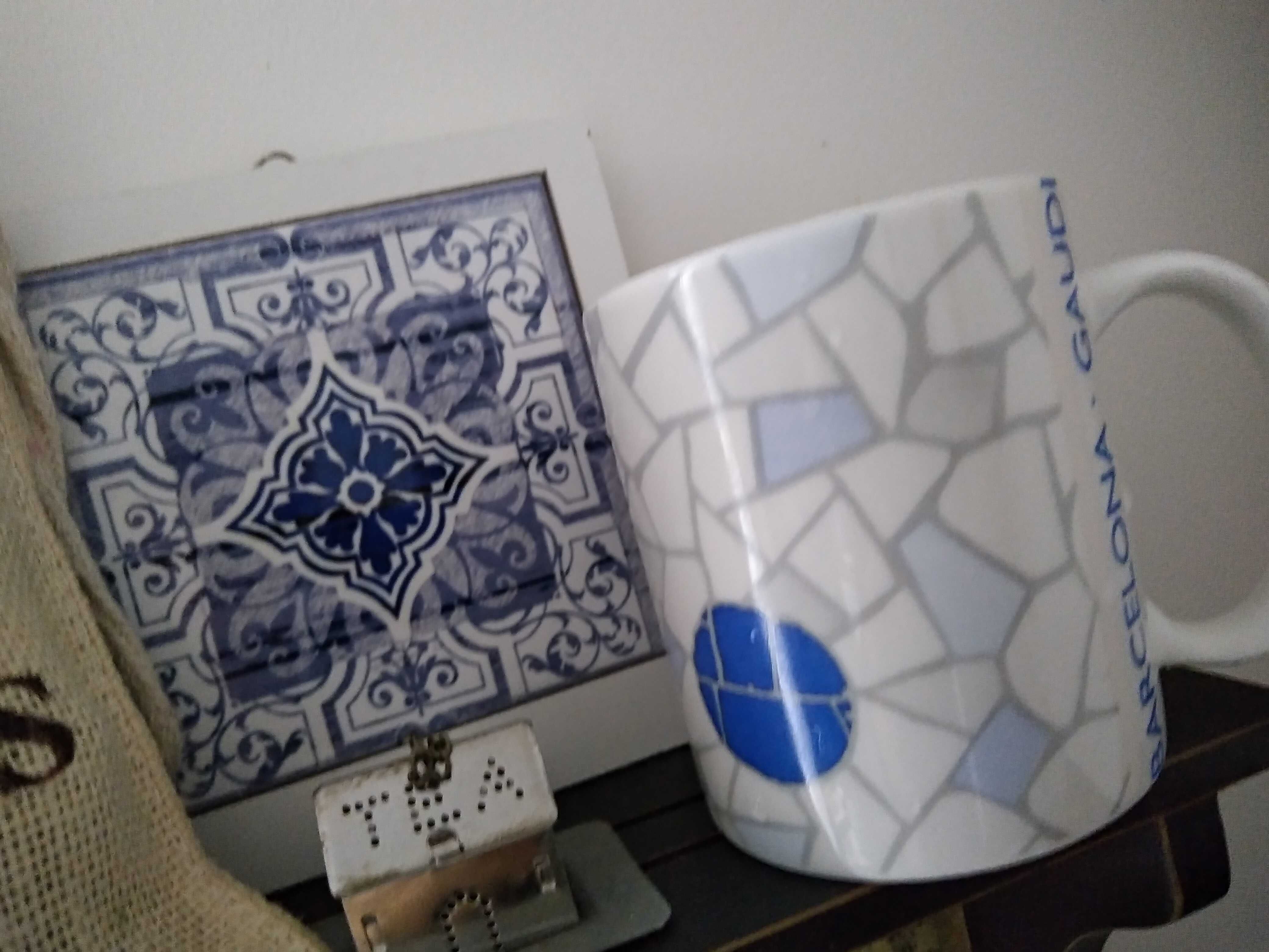 Jordi Nogues kubek porcelanowy mozaika Gaudi Barcelona