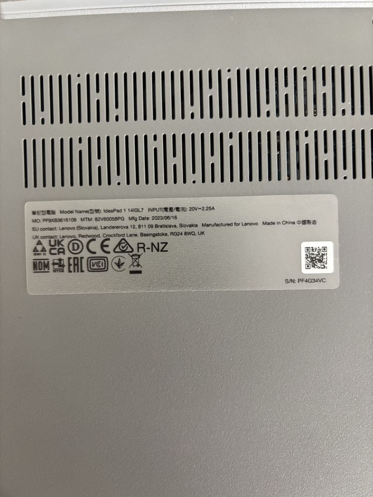 Portatil / PC Lenovo (como novo)