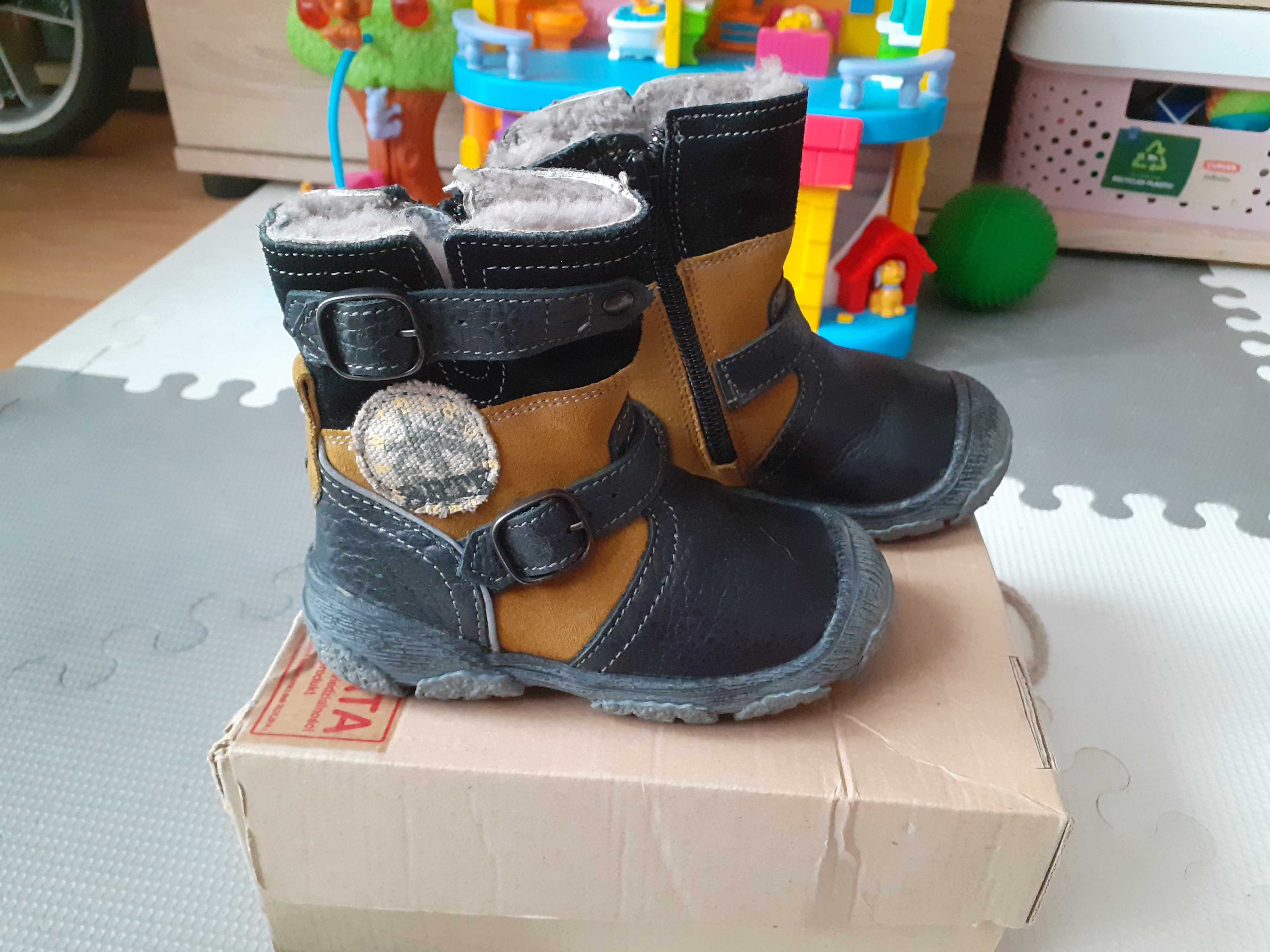 Buty zimowe śniegowce rozm 22 wkładka 15 cm Bartek