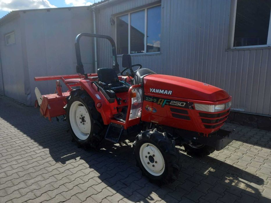 Japoński traktorek Yanmar AF 250 z glebogryzarką 4x4 25 KM Rewers Wspo