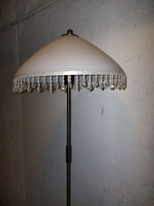 Piękna lampa podłogowa