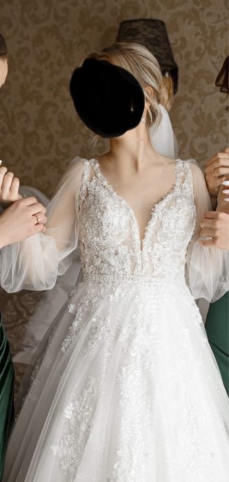 Весільна сукня !