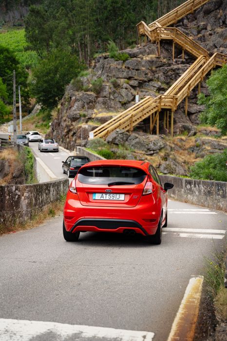 Ford Fiesta ST 1.6 182 cv