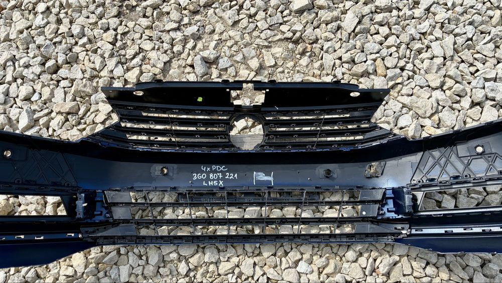 Zderzak przedni 4xPDC niebieski LH5X VW Passat B8 3G 14- oryginalny