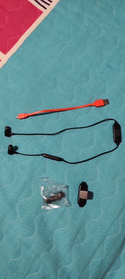 Earphones E25 BT JBL