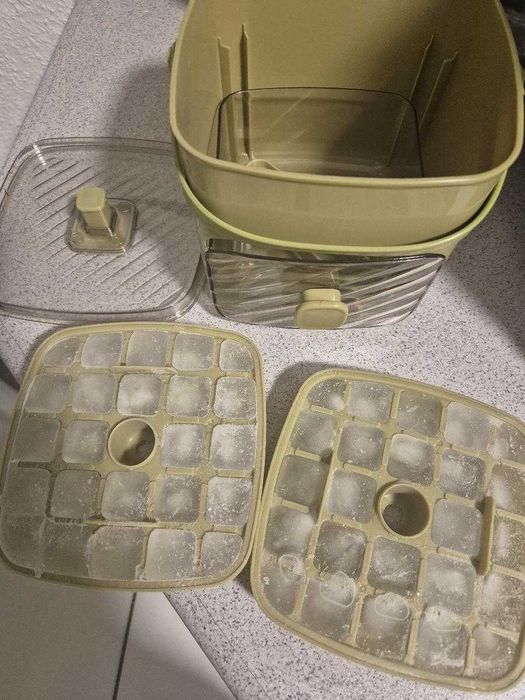 Recipiente para Fazer e Armazenar Gelo | 48 Cubos | Tampa Easy-Press