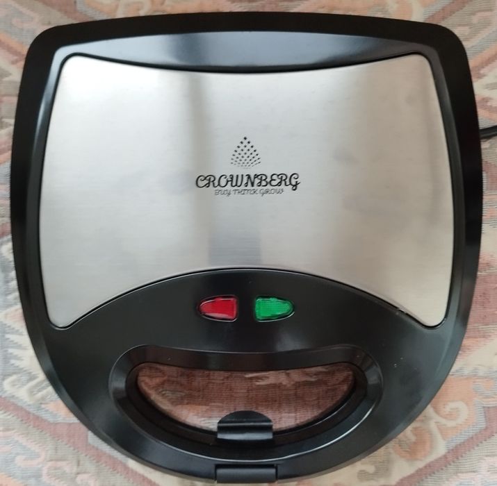 Бутербродниця вафельница орешница новая