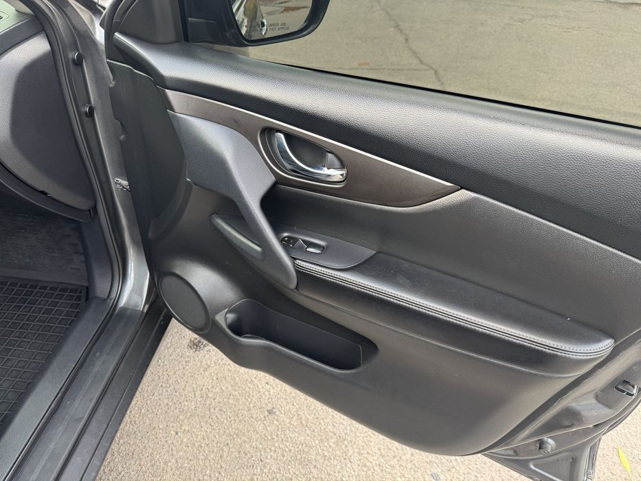 Ніссан Рог Nissan Rogue