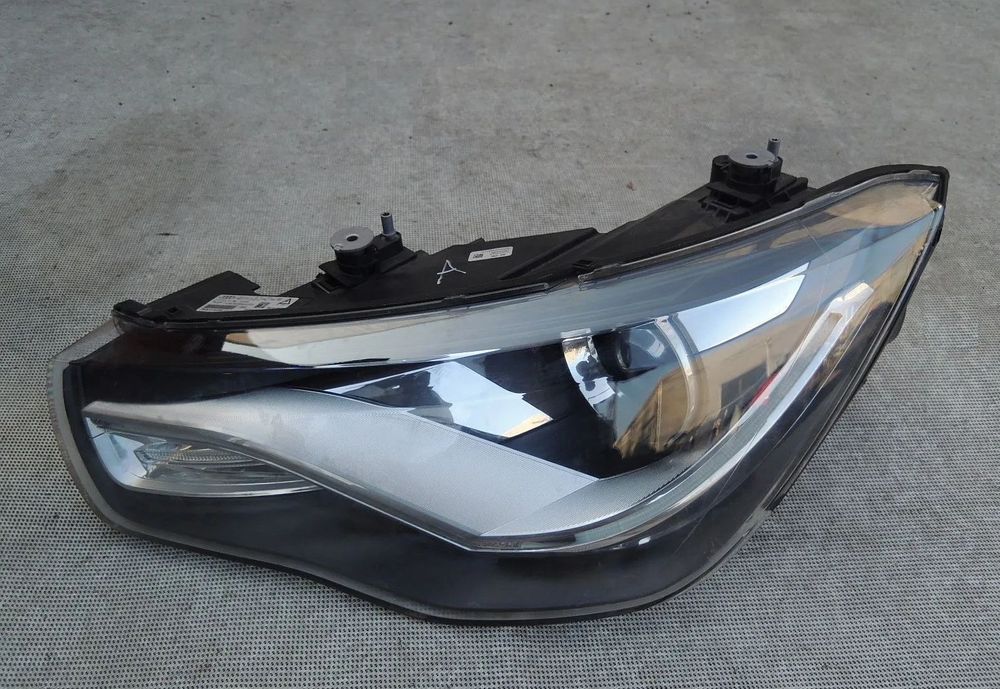 Reflektor Xenon Lewy Przód - AUDI A1 8X 10-14r