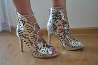 Srebne nowe buty