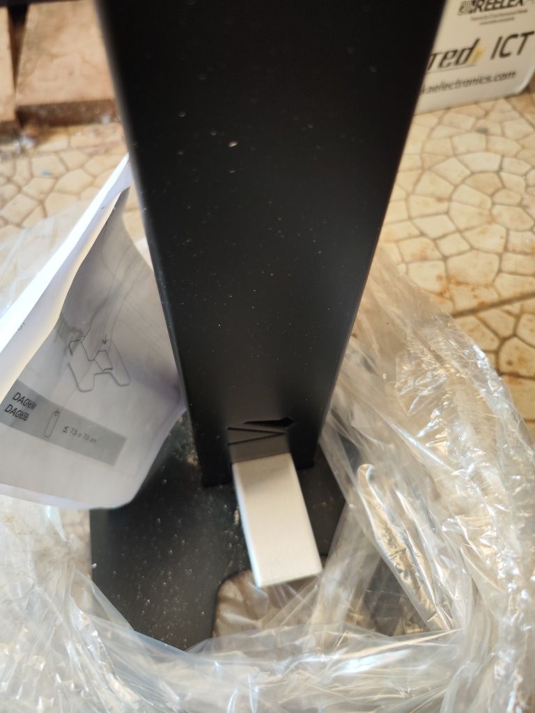 Dispensador de desinfetante para as mãos com pedal