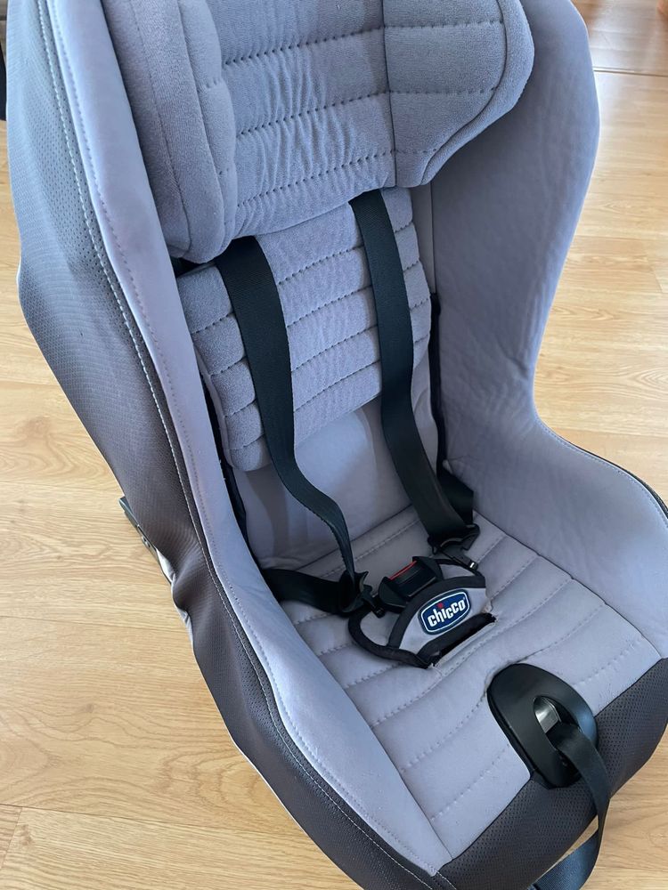 Cadeira Auto Chicco com isofix