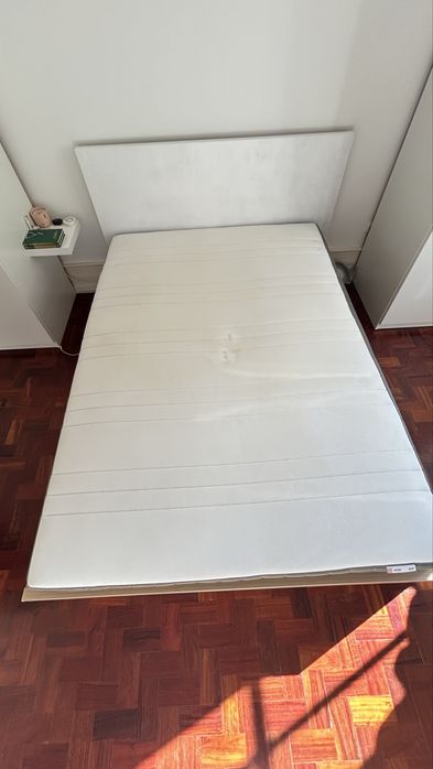 Vendo cama de casal com colchao