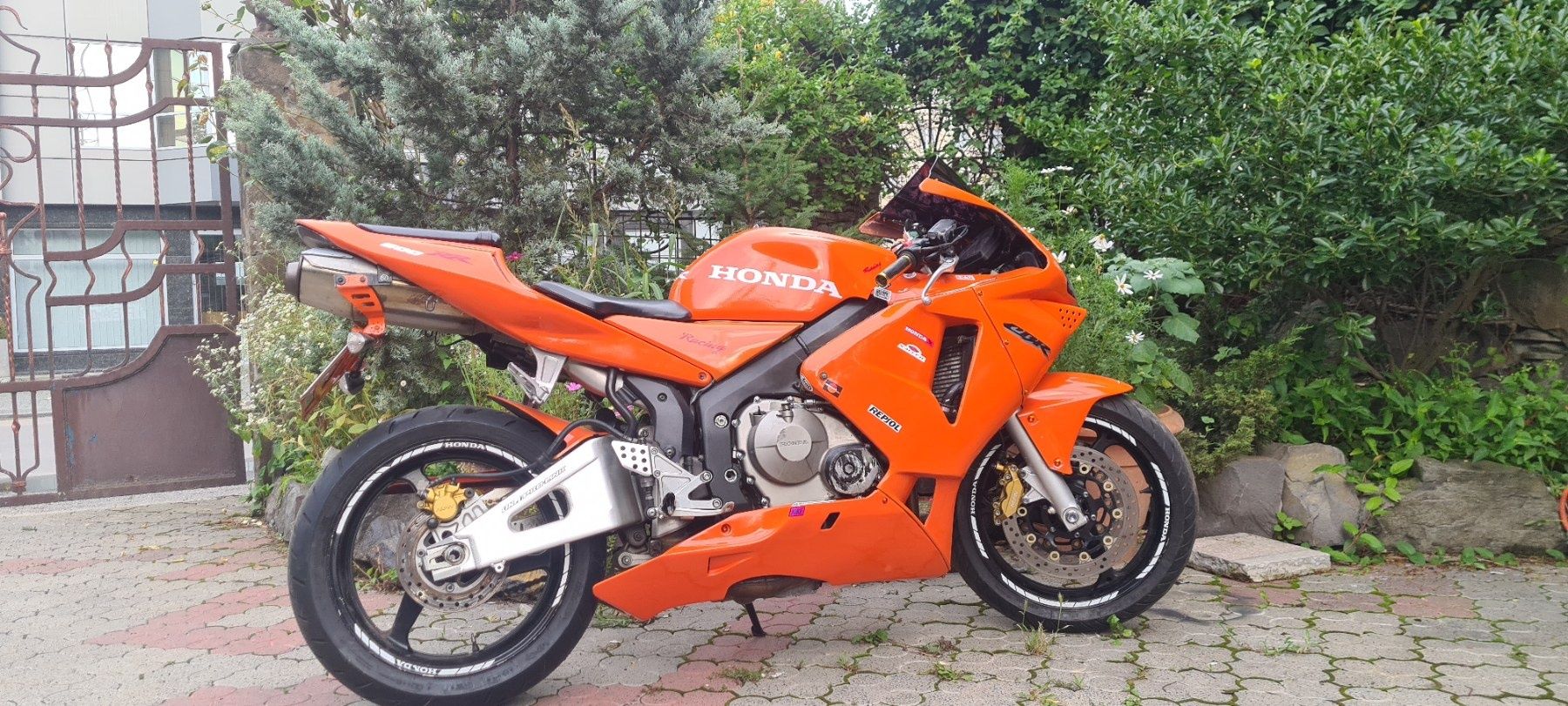 Honda  cbr 600 rr в  гарному  станi