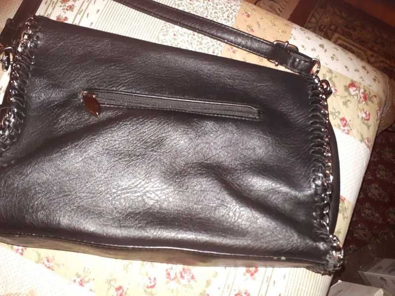 Torebka damska listonoszka z łańcuszkiem