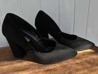 Туфлі жіночі з каблуком