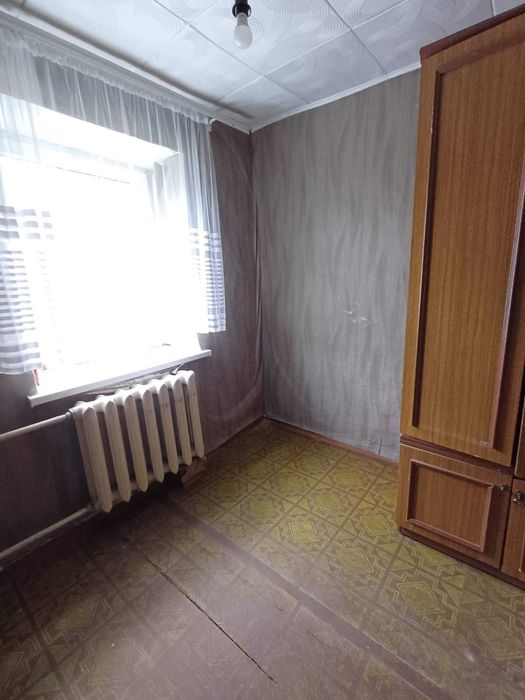 Продам будинок в смт Доброслав с Гаражем і санвузлом.