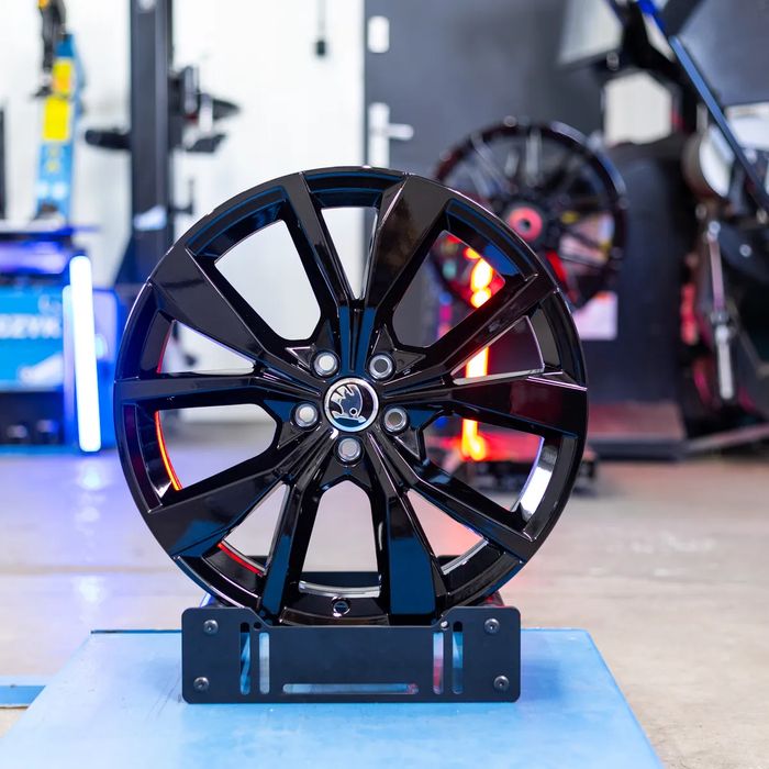 NOWE ORYGINALNE Felgi / Koła 18" - Skoda Fabia RS Scala Kamiq