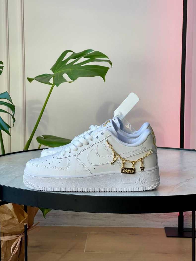 Nike air force 1 lucky charms