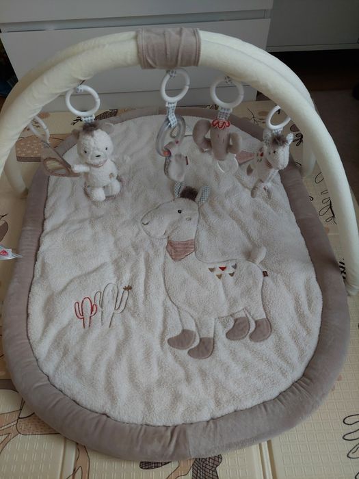 Sprzedam matę niemowlęcą Fehn Peru beżowa w stanie bardzo dobrym