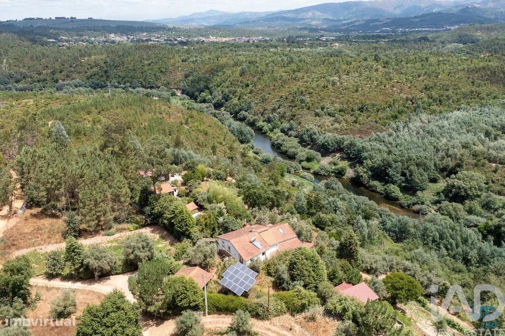 Casa / Villa T4 em Arganil de 247,00 m2